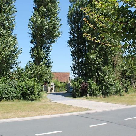 Bed and Breakfast Ateljee Devlaux Veurne Esterno foto