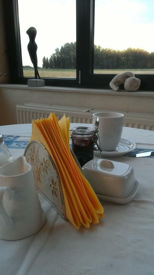 Bed and Breakfast Ateljee Devlaux Veurne Esterno foto