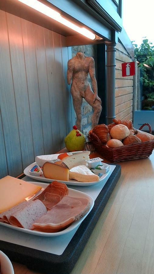 Bed and Breakfast Ateljee Devlaux Veurne Esterno foto